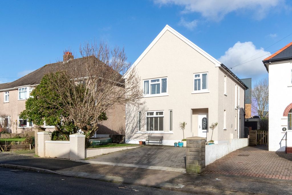 4 bed detached house for saleQueensway, Haverfordwest SA61