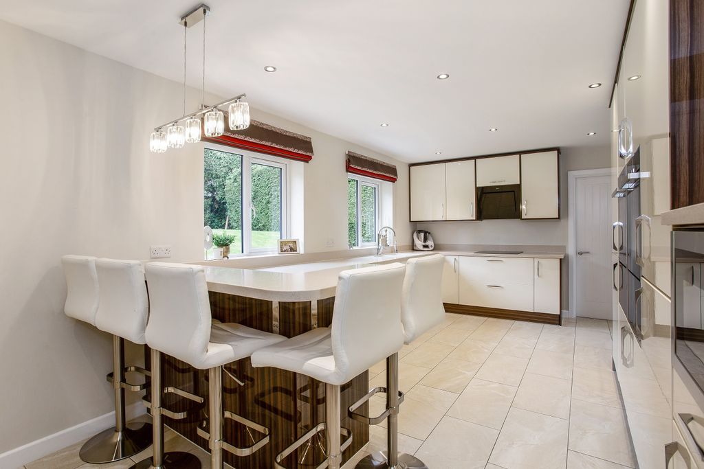 Additional image 4 of 5 bed detached house for saleHigh Road, Waterford, Hertford SG14