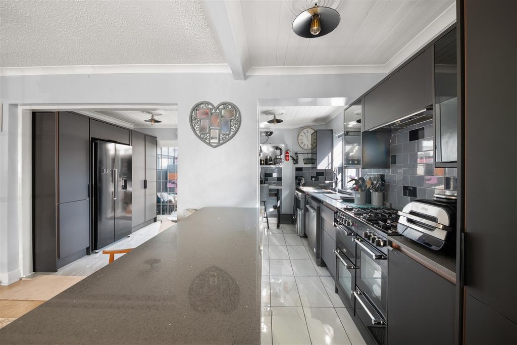 Additional image 7 of 5 bed semi-detached house for saleBotwell Lane, Hayes UB3