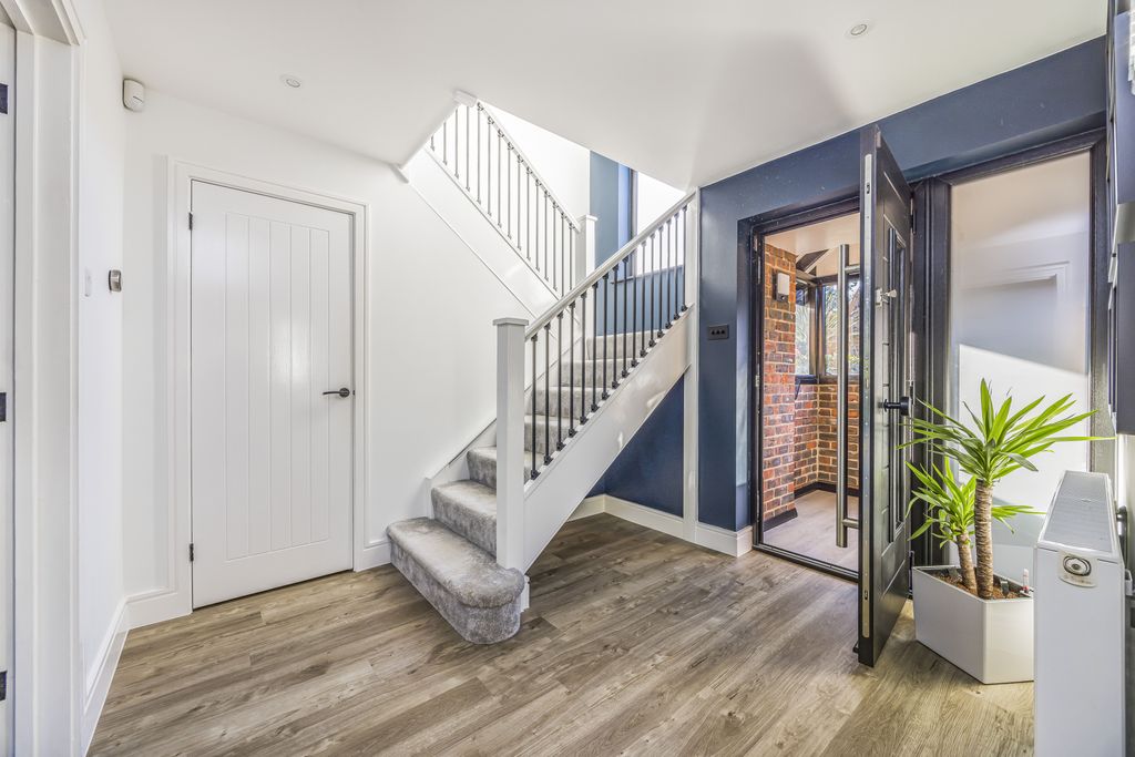 Additional image 7 of 4 bed detached house for saleHavant, Hampshire PO9