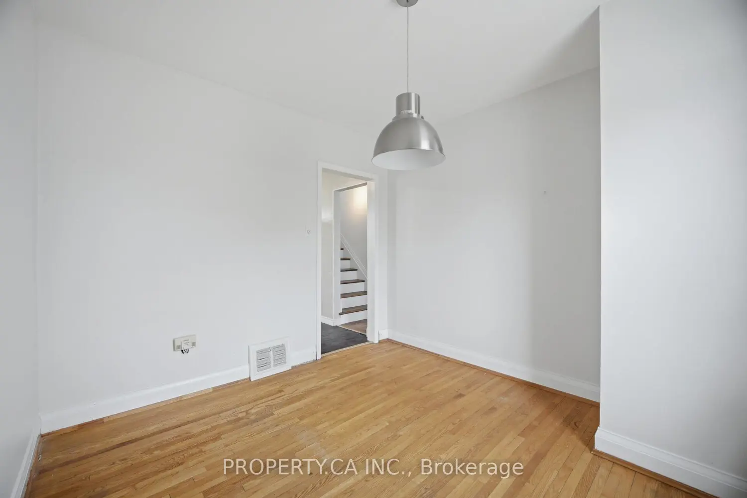 109 Pleasant Avenue photo 2