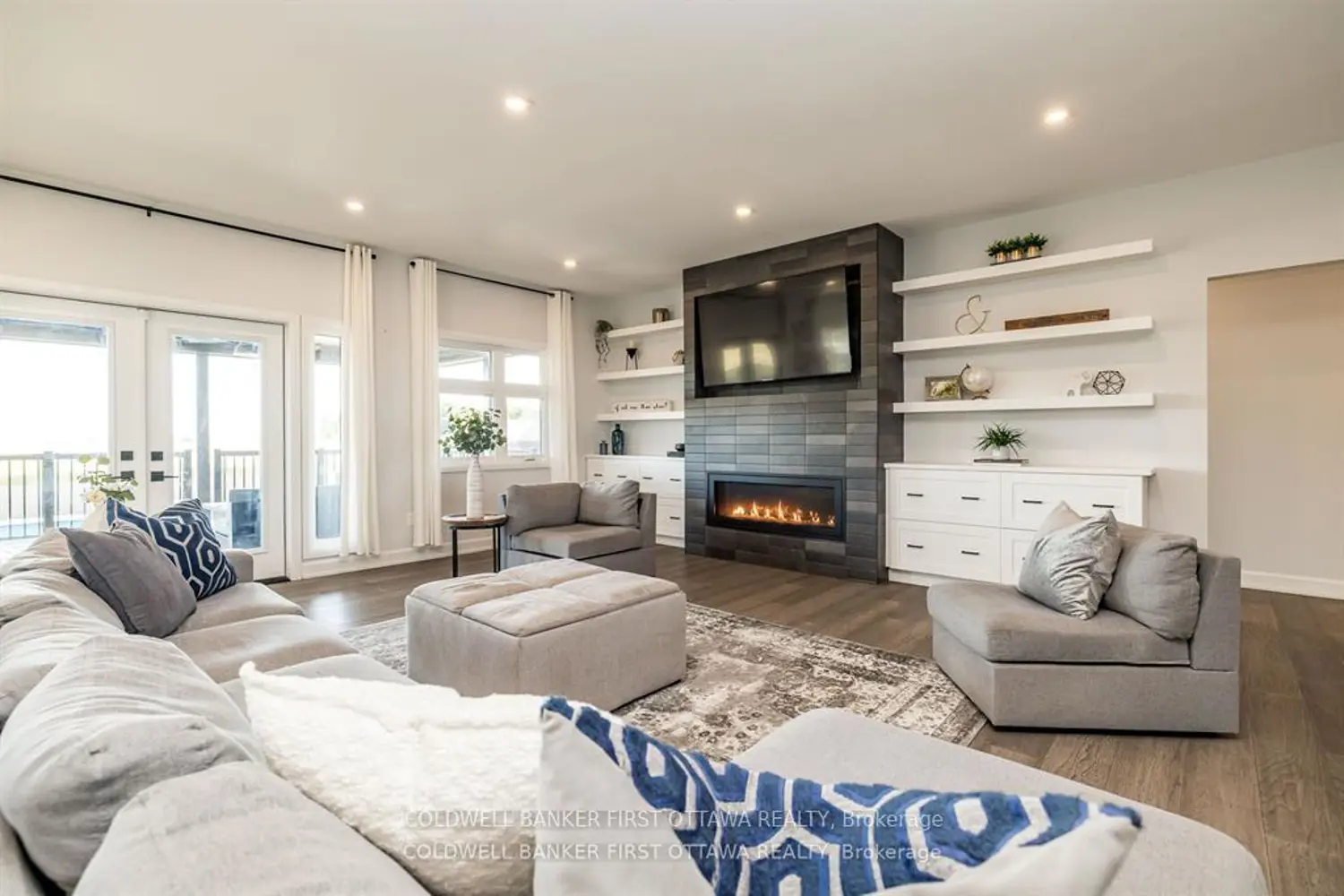 5758 Fernbank Road photo 3
