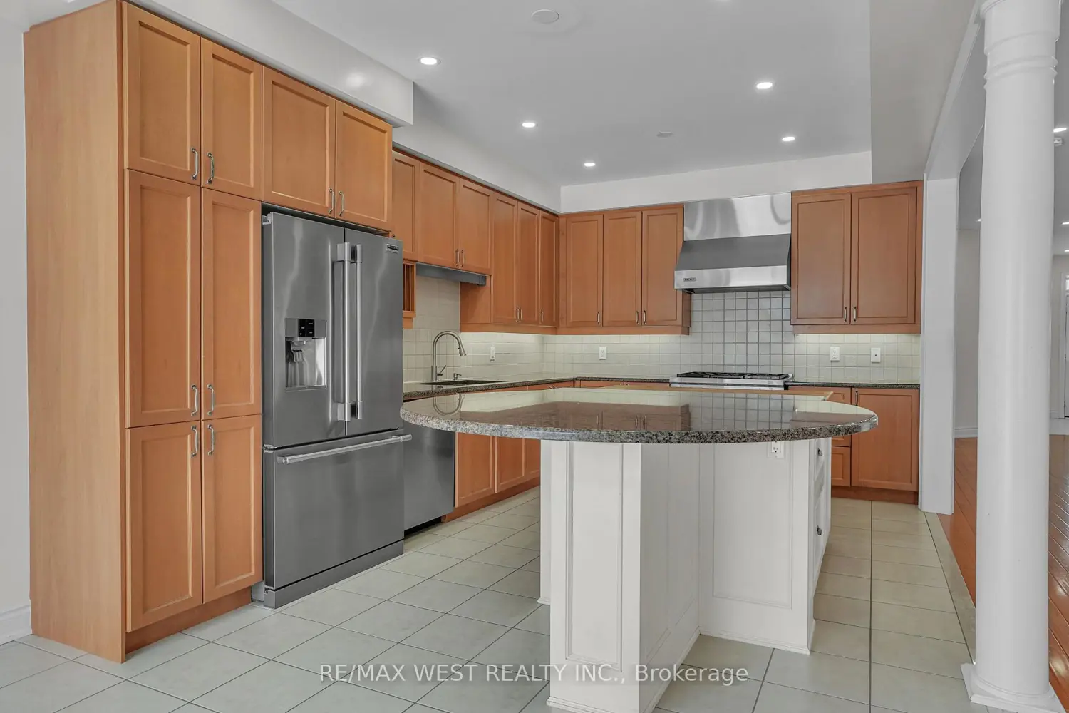 146 Sandringham Drive photo 4