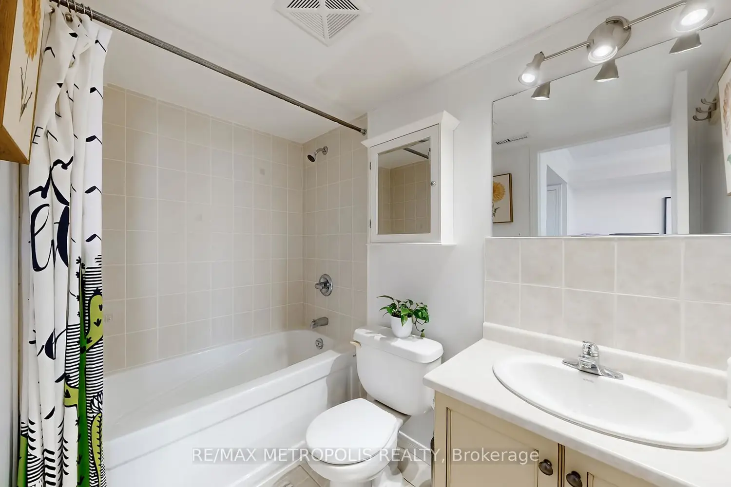 Additional image 11 of 2772 Keele Street 403