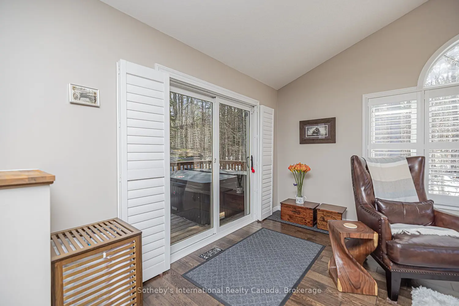 35 Pineridge Gate photo 5