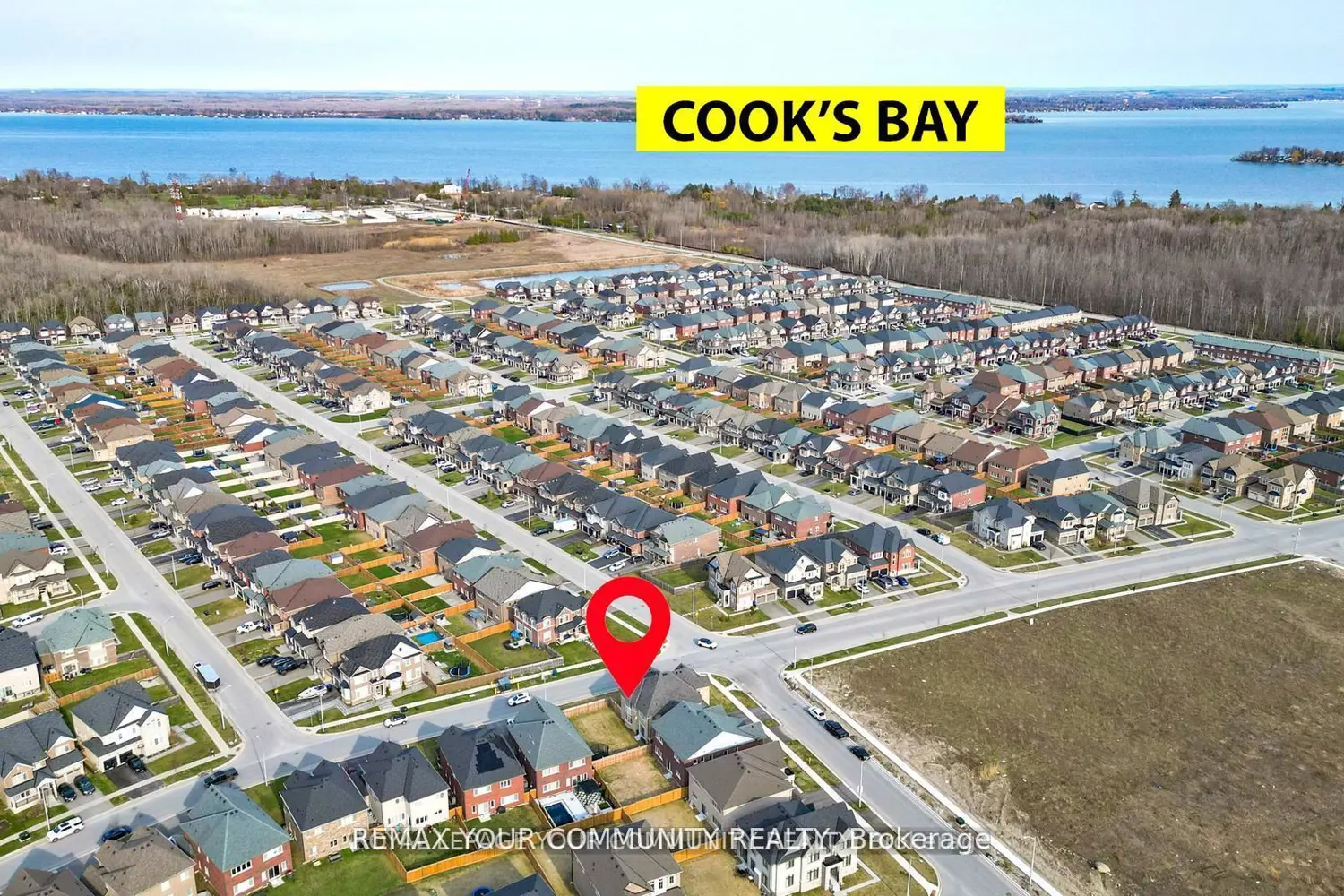 1072 Wickham Road photo 3
