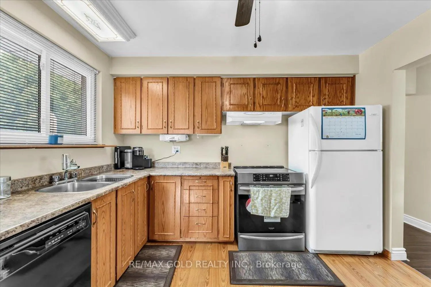 53 Dorchester Drive photo 4