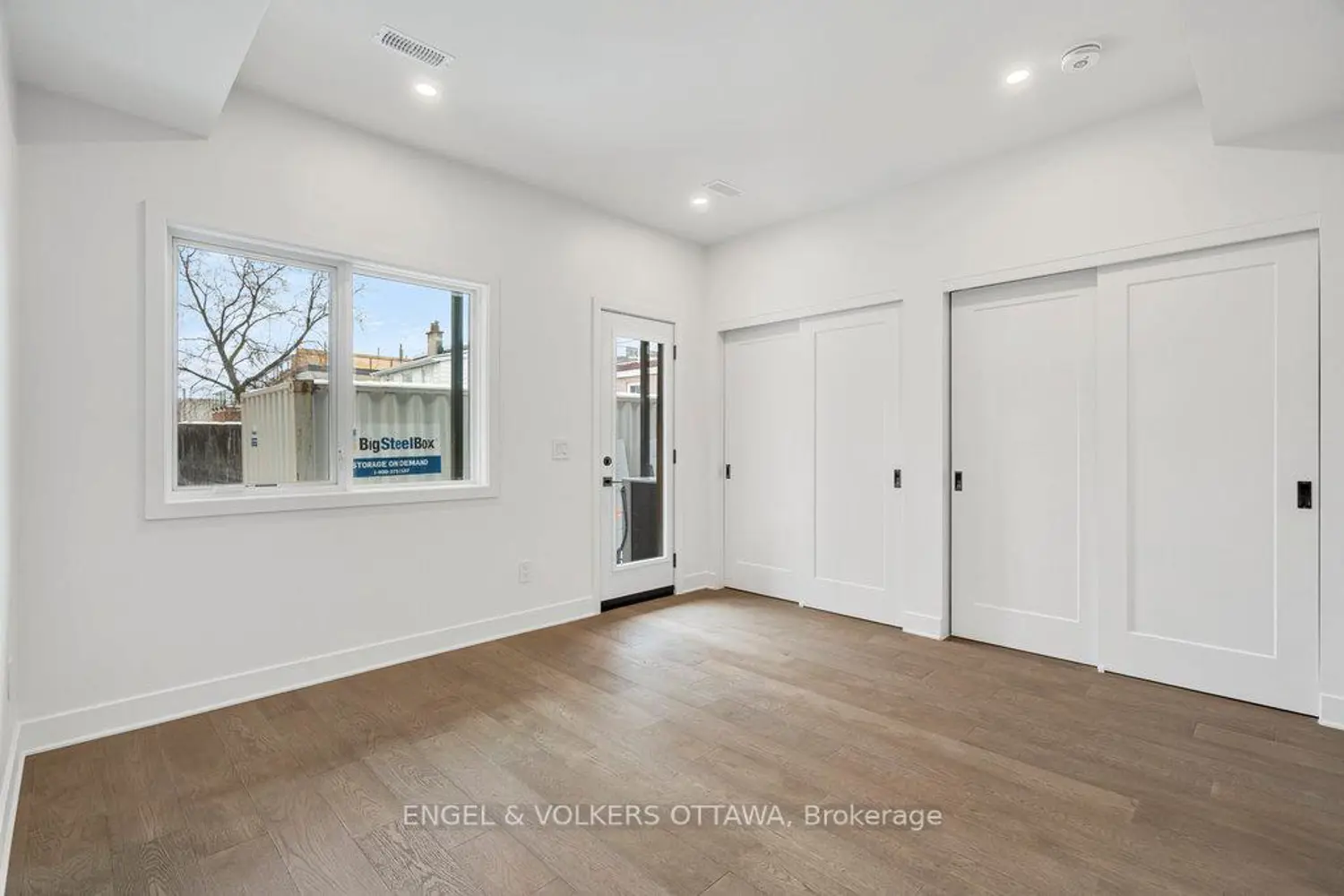 67 Parent Avenue photo 4