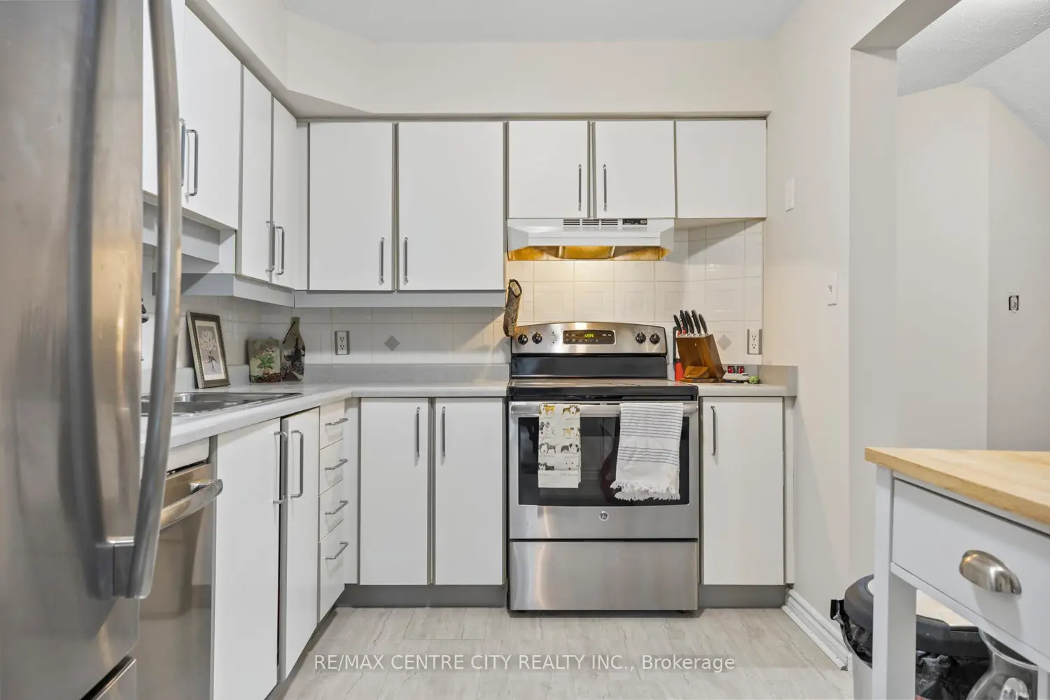 1199 Hamilton Road 58 photo 5