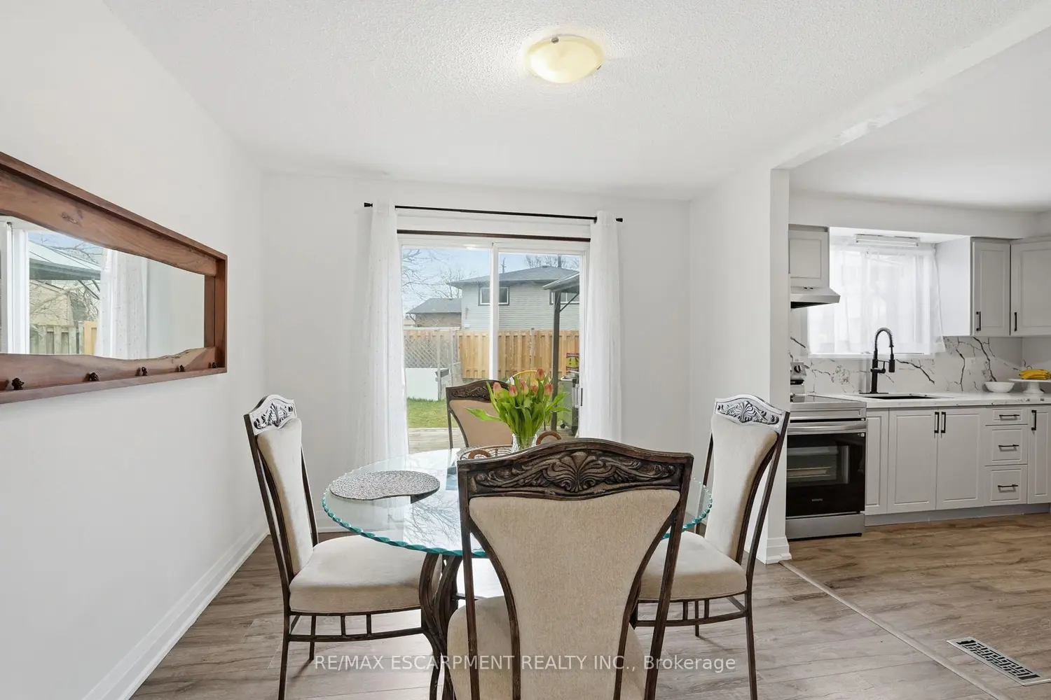 102 Dundee Drive photo 3