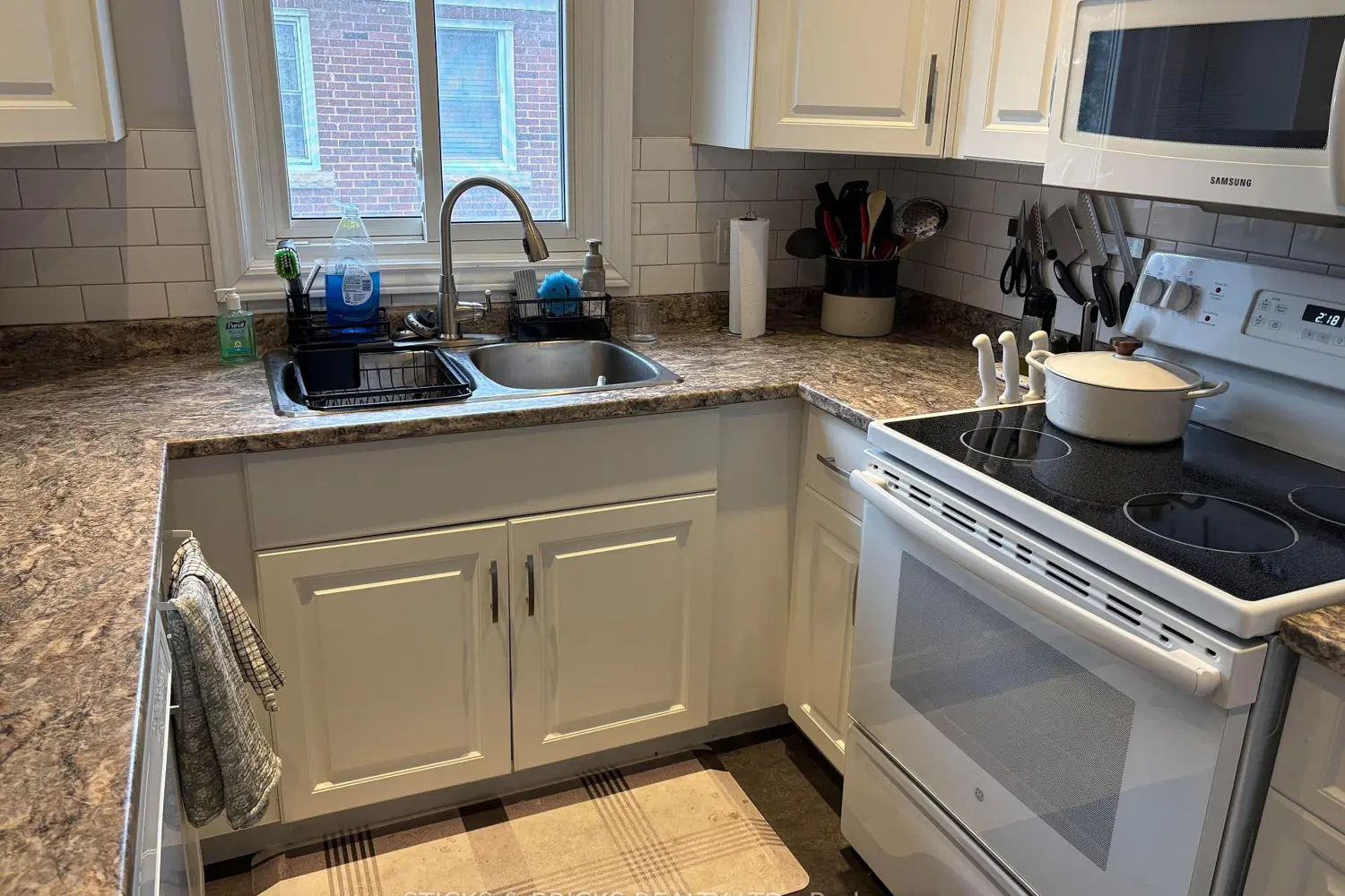 6088 Dorchester Road photo 4