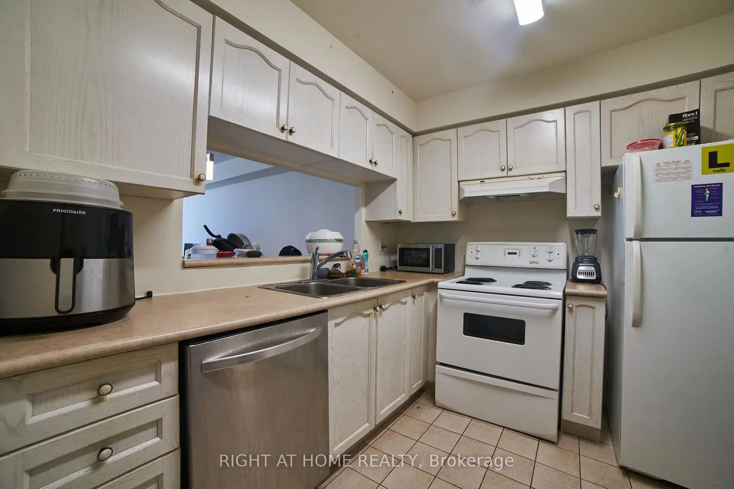 Additional image 2 of 1700 Eglinton Avenue 609