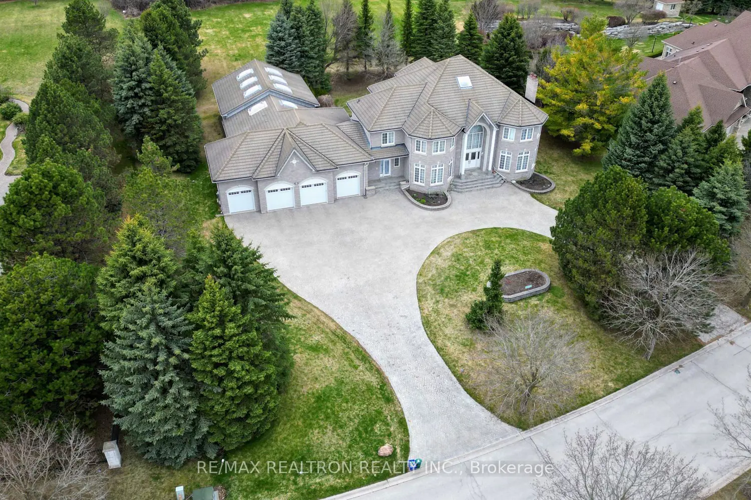 23 Kensington Drive photo 3