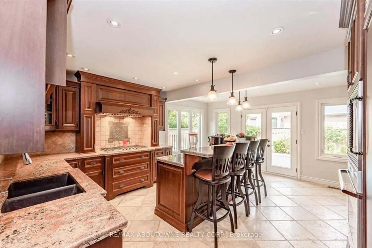 Additional image 8 of 500 Blenheim Crescent
