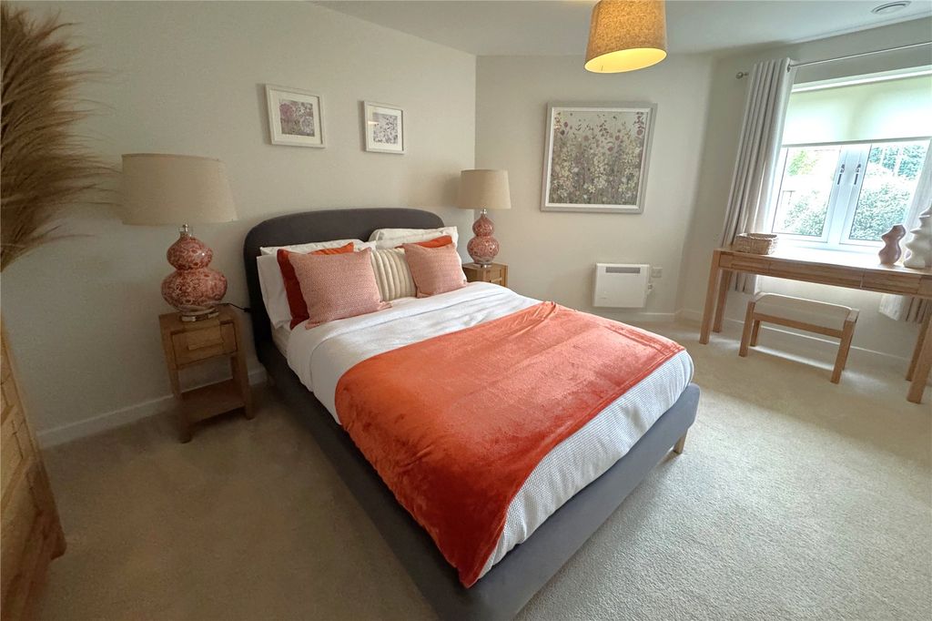Additional image 6 of 2 bed flat for saleStation Road, Hook, Hampshire RG27
