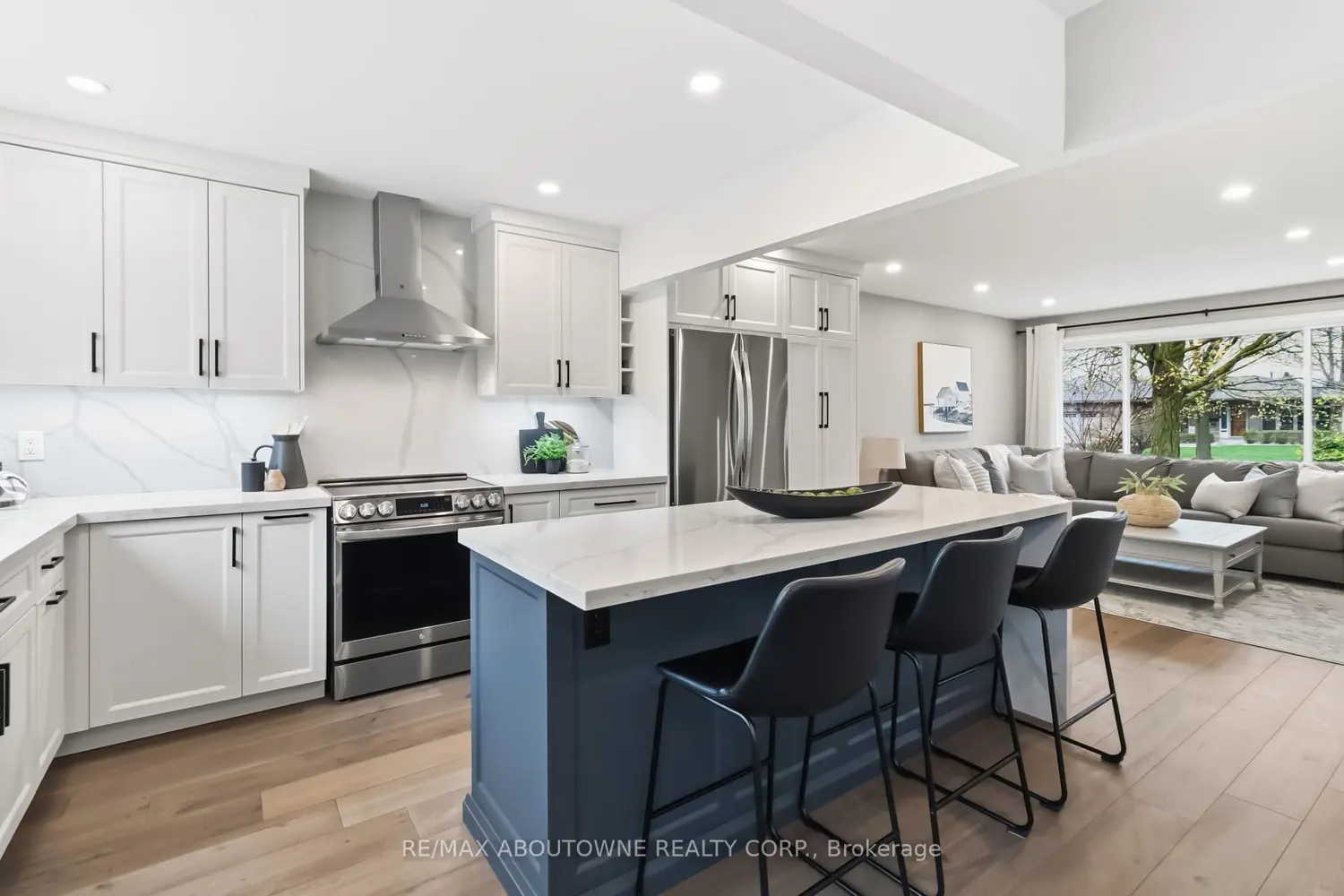 Additional image 3 of 2485 Woburn Crescent