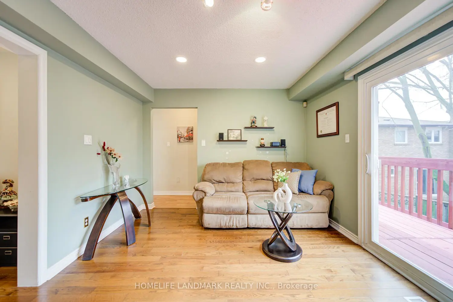 306 Essex Avenue photo 3