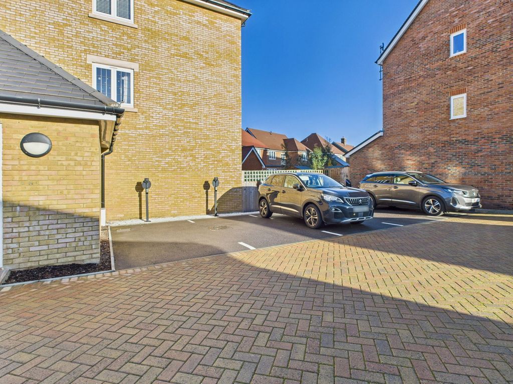 Additional image 8 of 2 bed flat for saleDereham Court The Boulevard, Horsham, West Sussex RH12