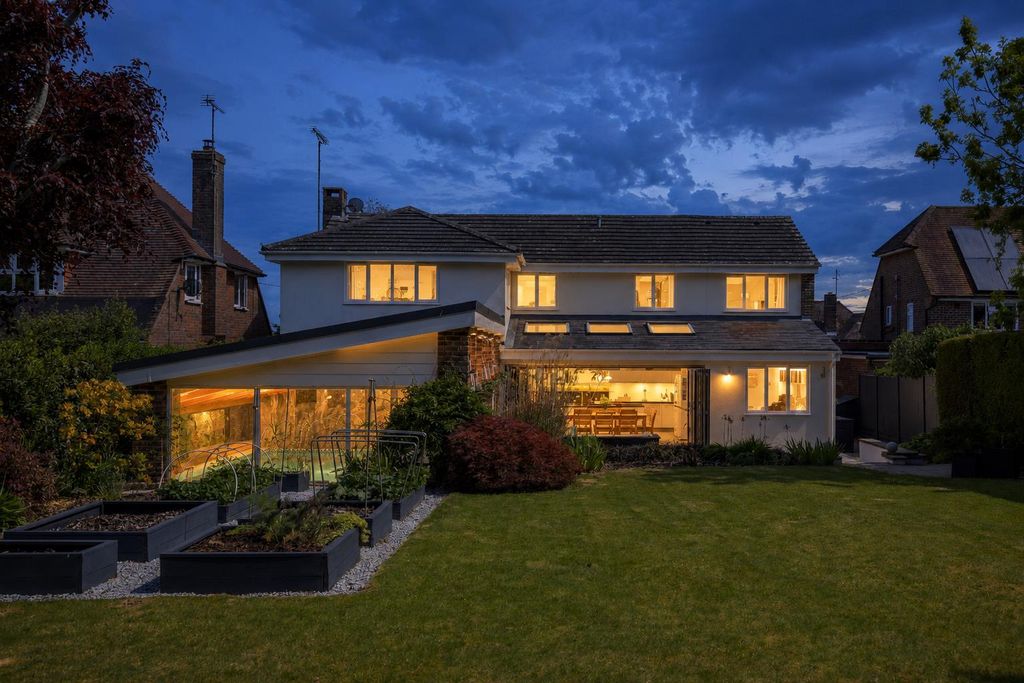 5 bed detached house for saleBeckworth Close, Lindfield RH16