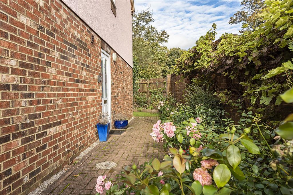 Additional image 7 of 1 bed flat for saleSun Lane, Harpenden AL5