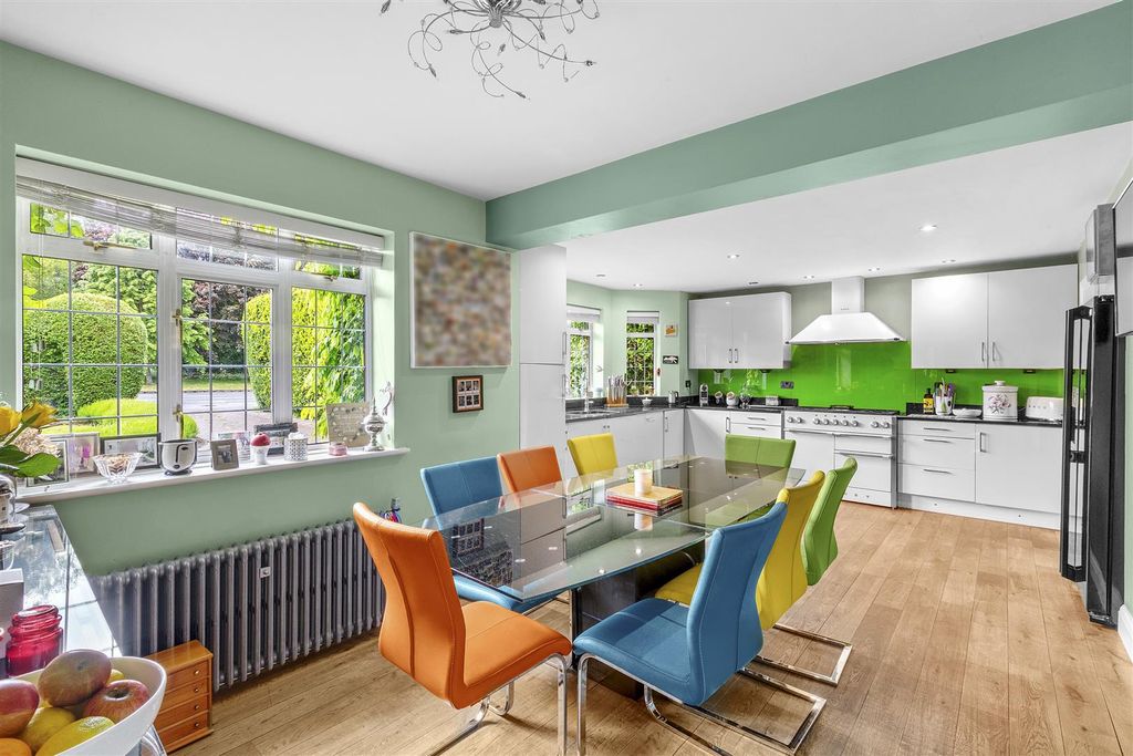 Additional image 7 of 5 bed detached house for saleMarlow Hill, High Wycombe HP11