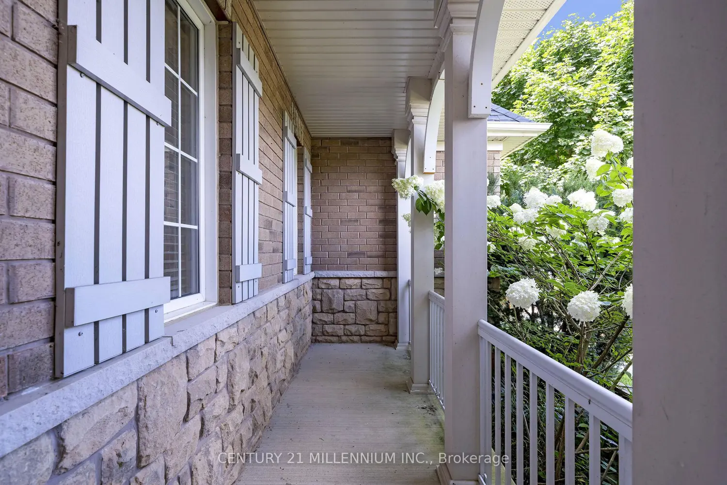 15 Upper Canada Drive photo 2