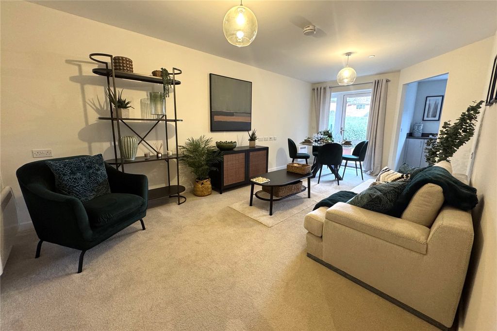 Additional image 2 of 2 bed flat for saleStation Road, Hook, Hampshire RG27