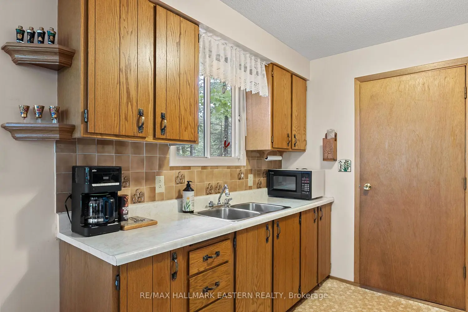 68 Irwin Drive photo 5