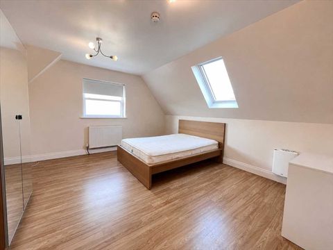 A, Hamilton Road, Ealing W5, Studio to rent
