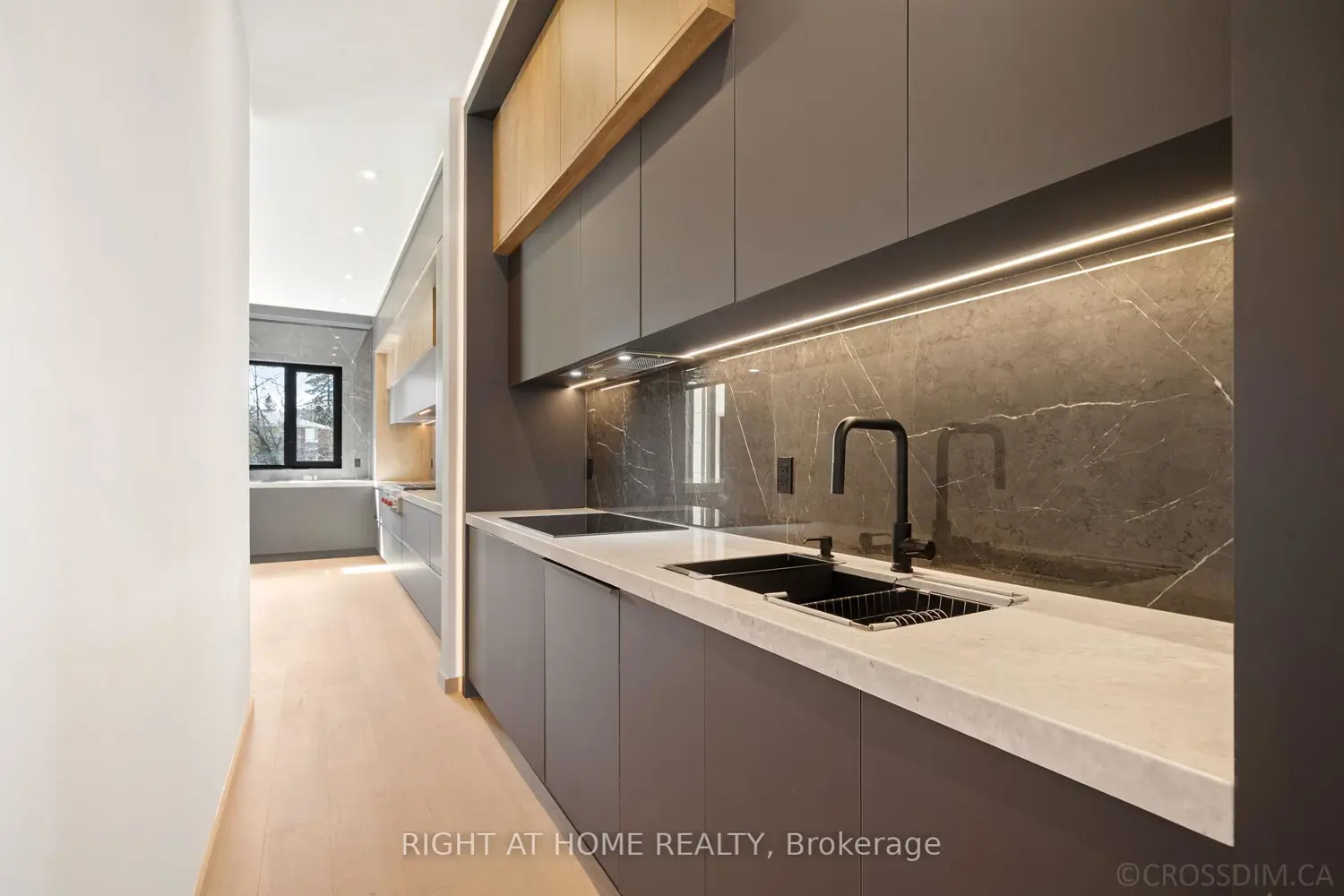 99 Douglas Road photo 5