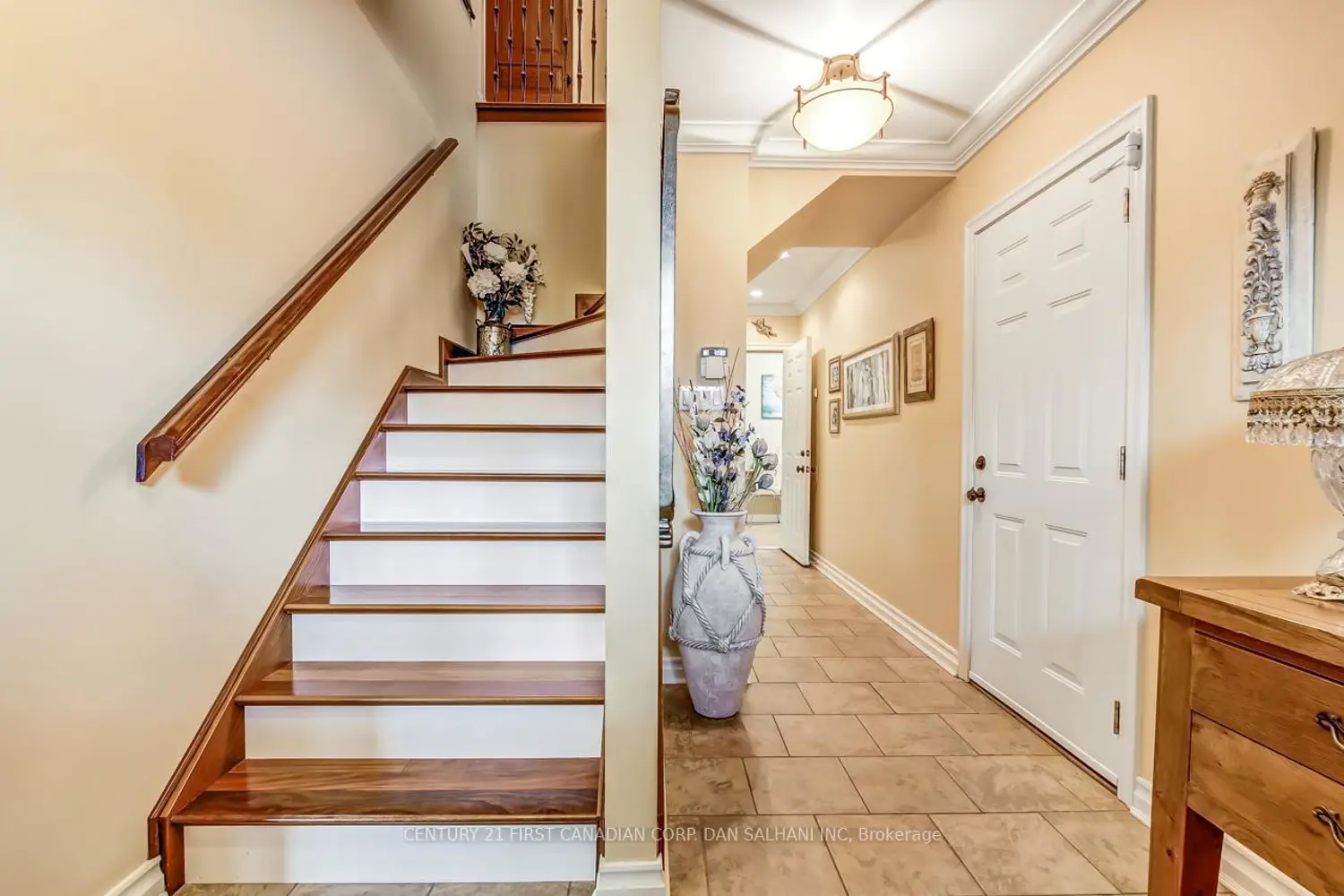 627 George Street photo 3