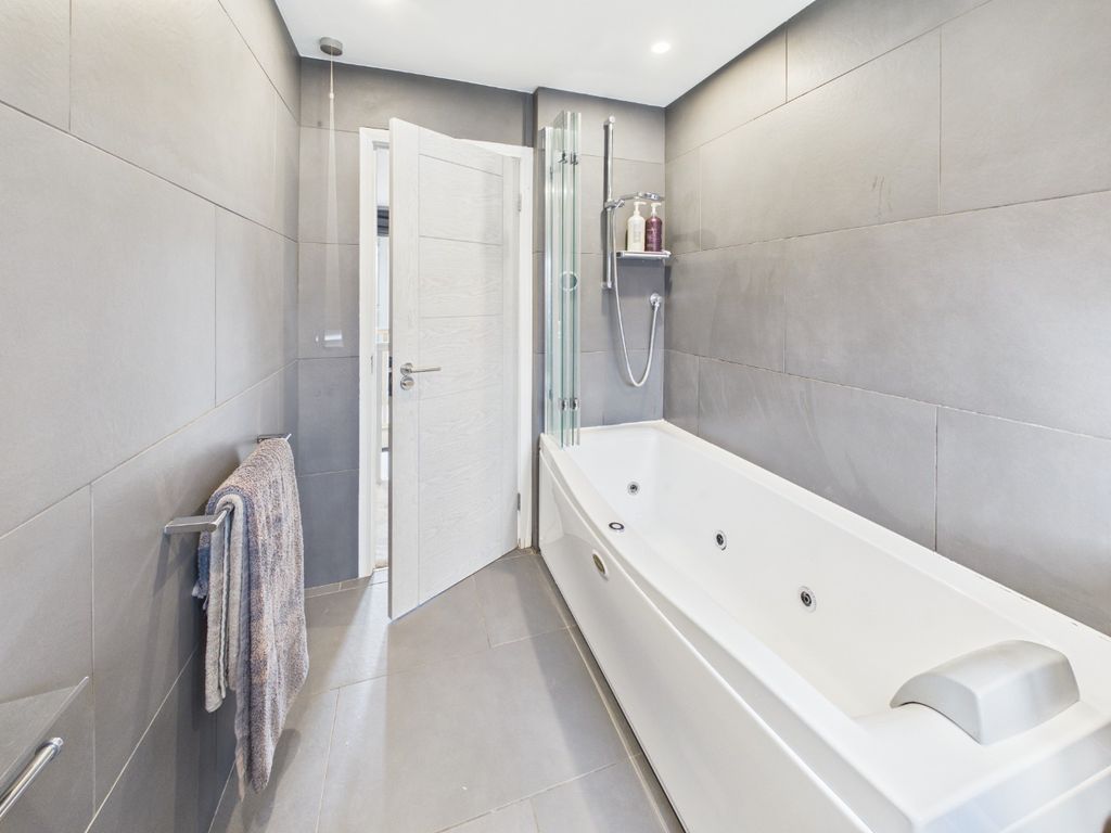 Additional image 23 of 5 bed detached house for saleThe Coachings, Cliff Road, Hessle HU13