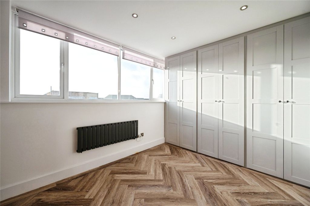 Additional image 8 of 2 bed maisonette for saleCreek Road, Hayling Island, Hampshire PO11