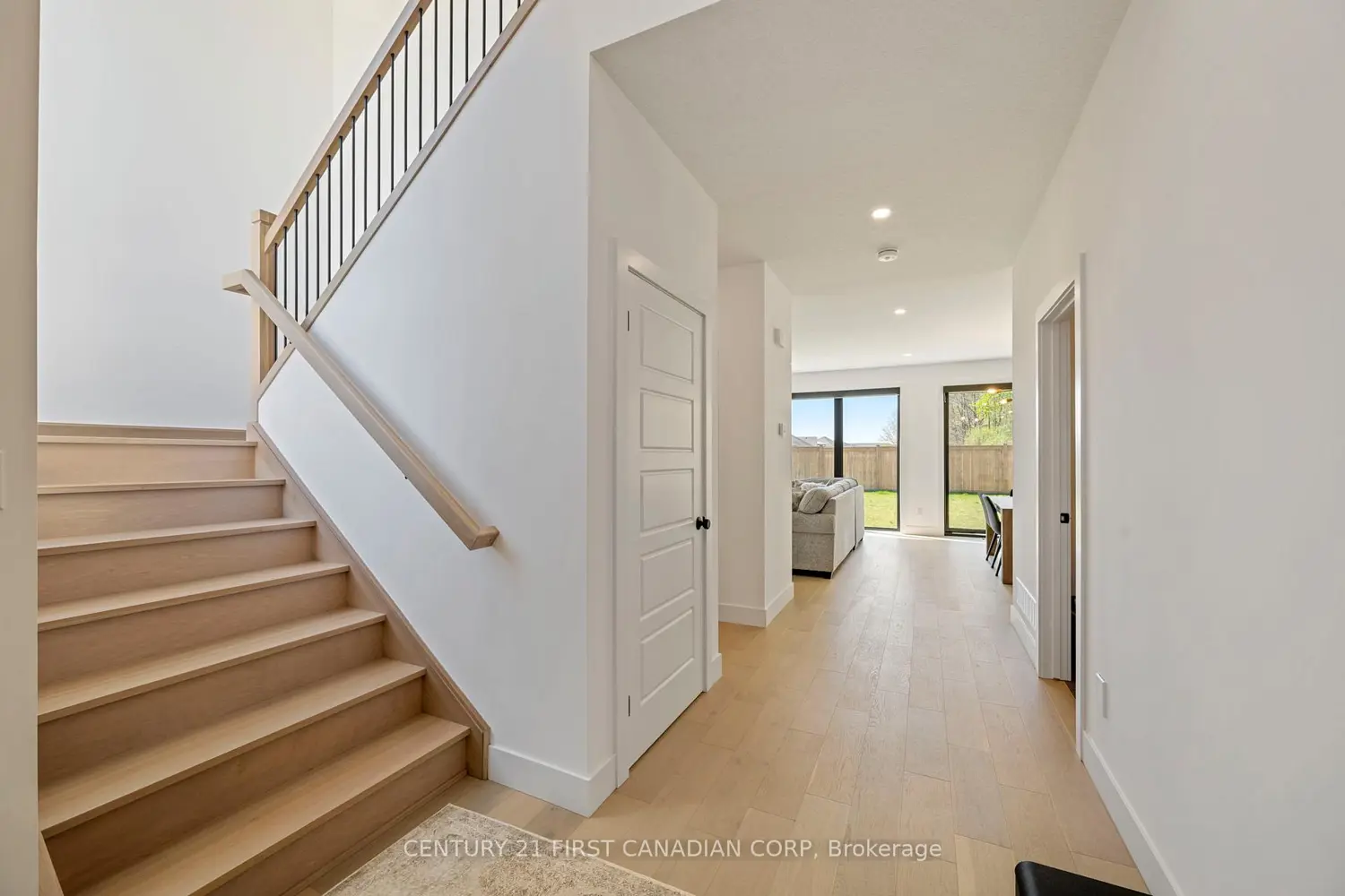 5 Hartland Circle photo 3