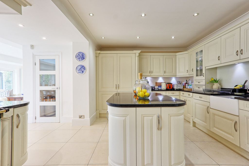 Additional image 30 of 6 bed detached house for saleErnest Road, Emerson Park RM11