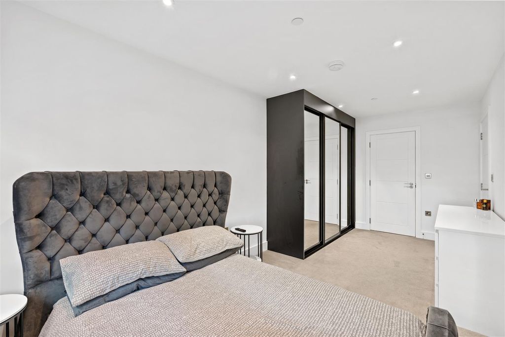Additional image 11 of 2 bed flat for saleBircherley Green, Hertford SG14