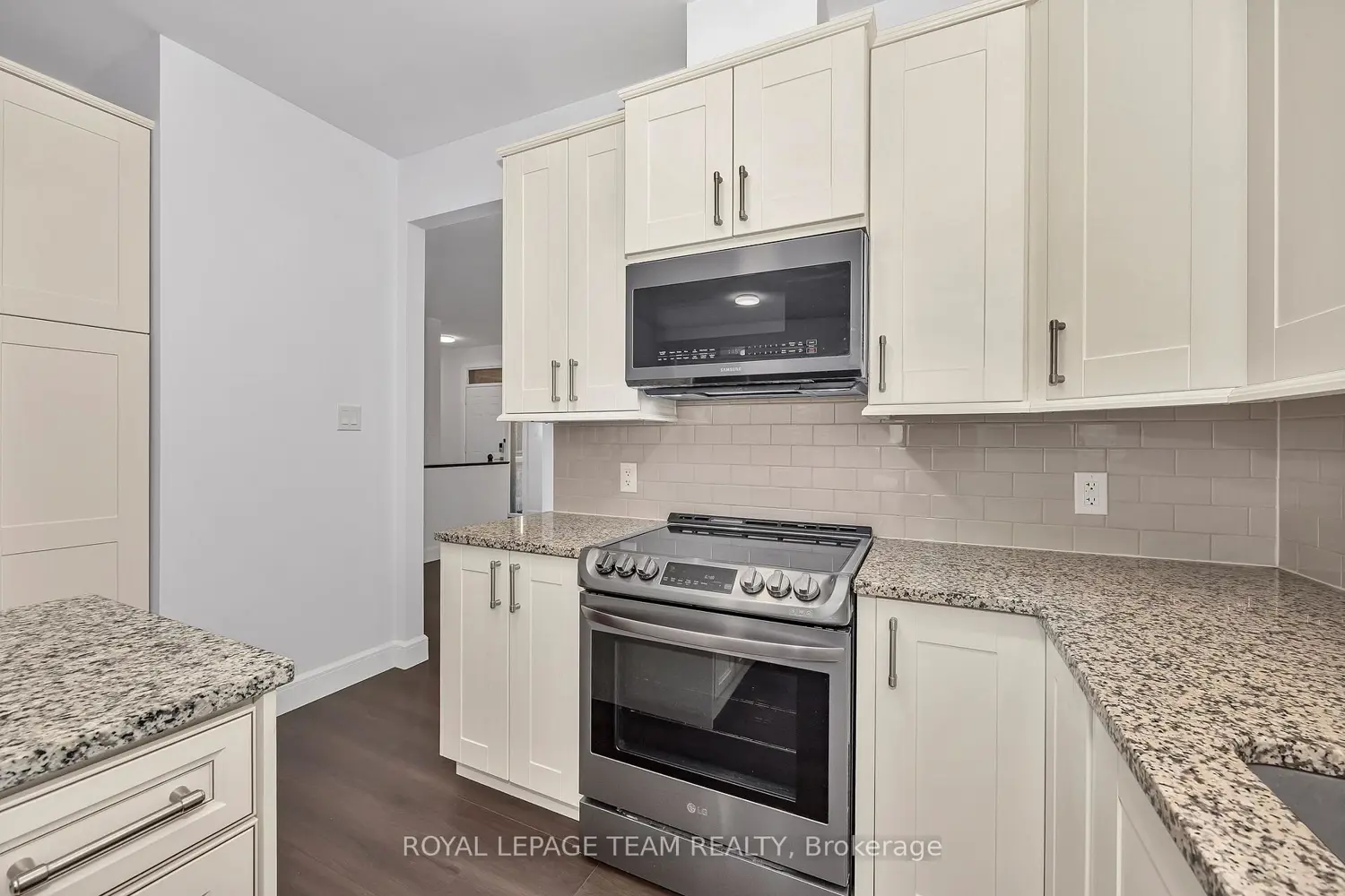 28 Magnolia Way photo 5