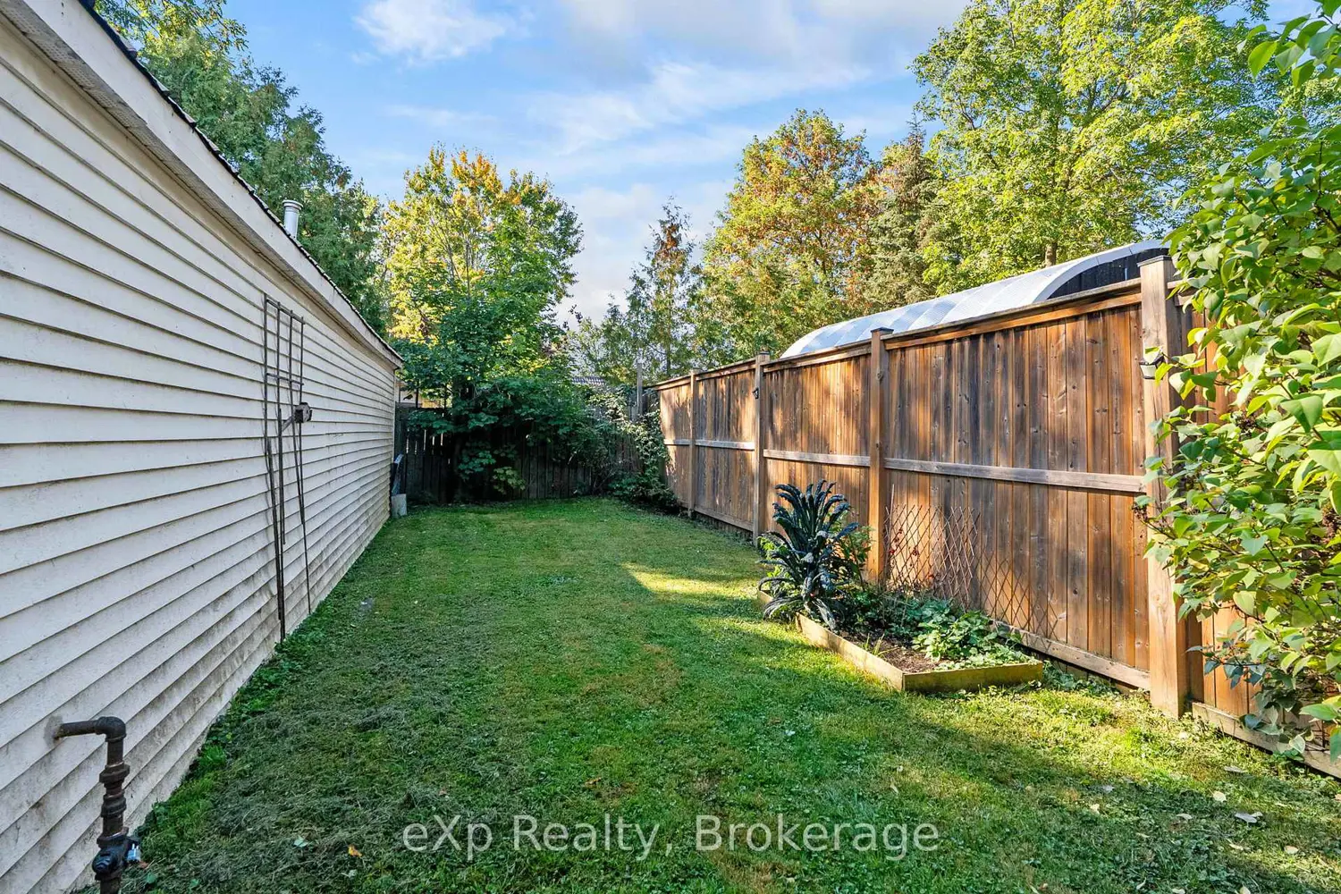 63 Guelph Street photo 3
