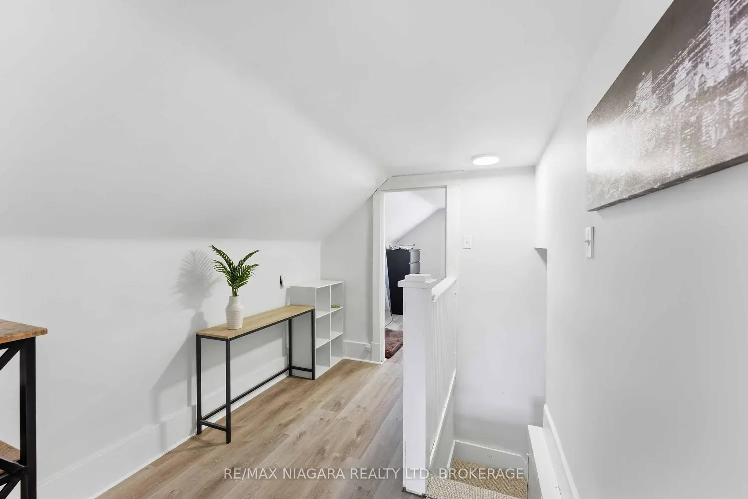 Additional image 8 of 5033 Willmott Street