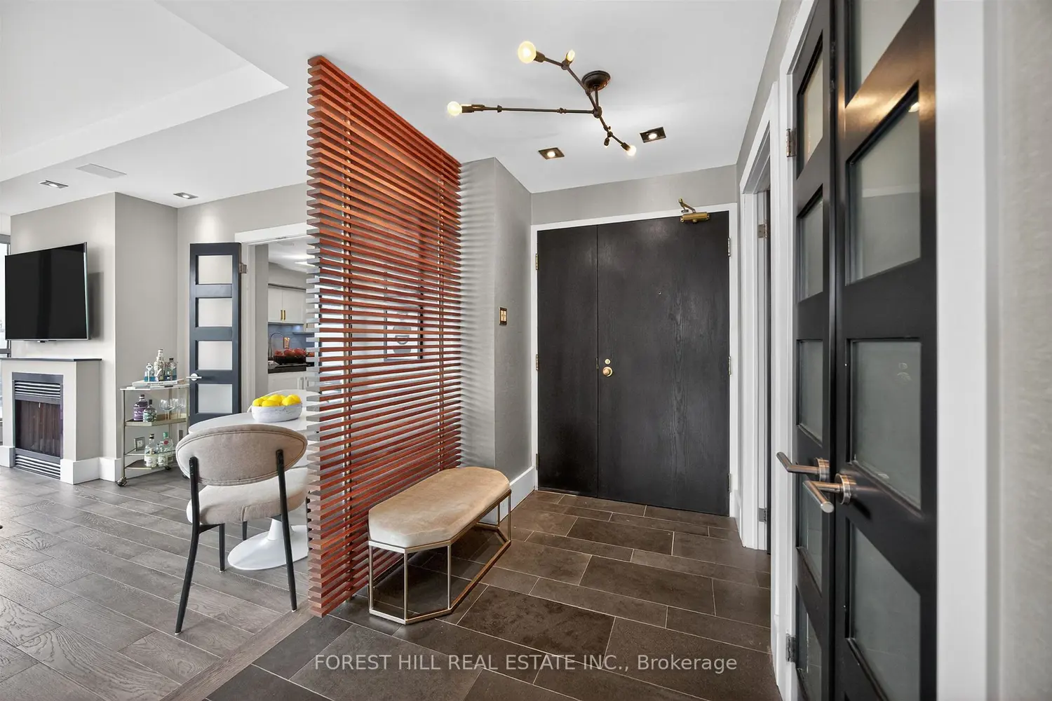 298 Jarvis Street Up Ph 3