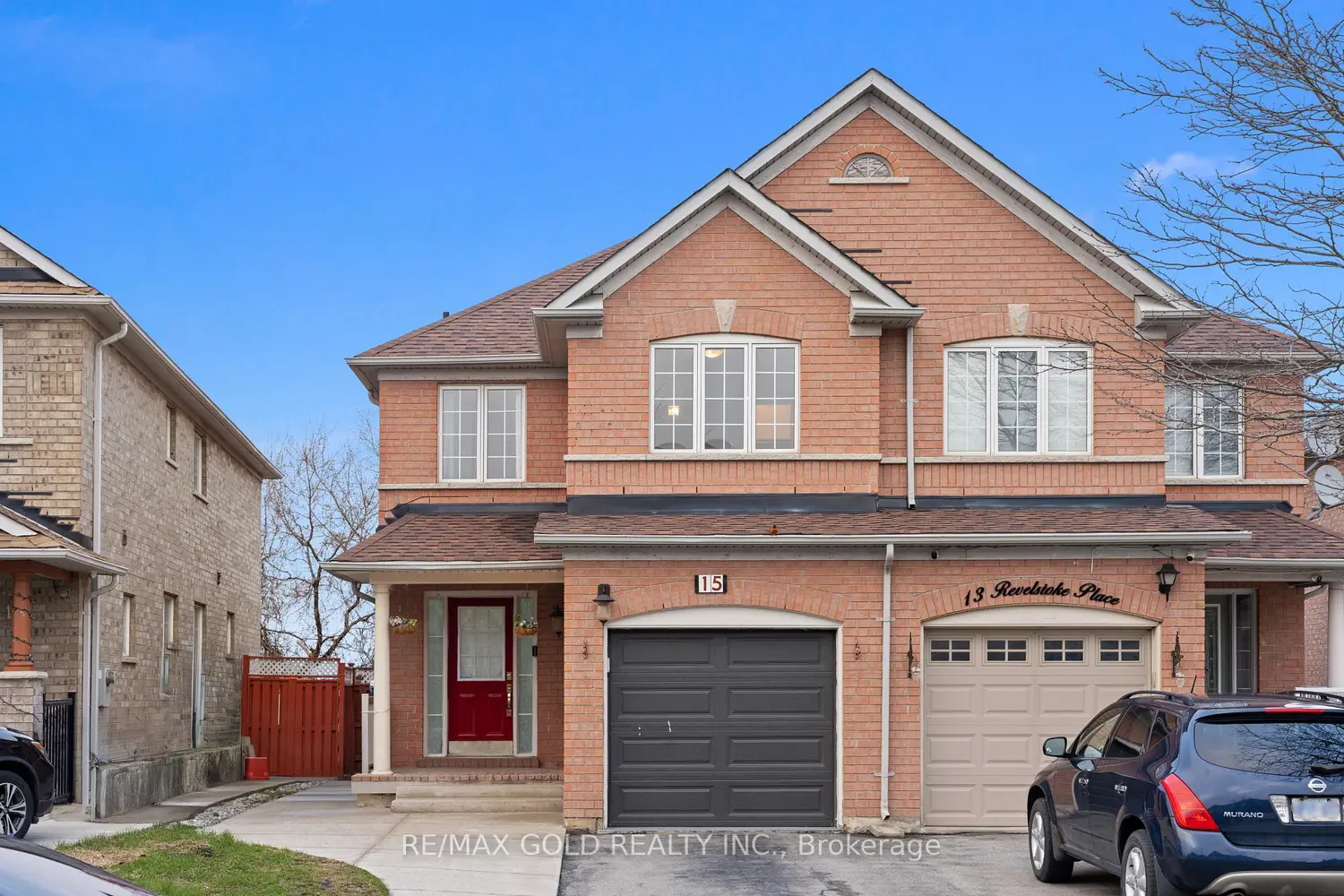 15 Revelstoke Place photo 3