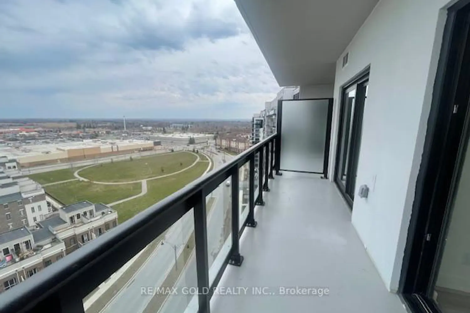 51 Clarington Boulevard 1115 photo 4