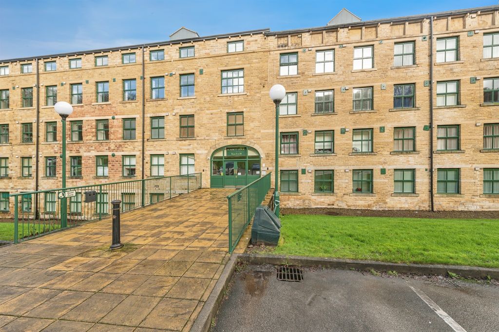 1 bed flat for saleNavigation Rise, Milnsbridge, Huddersfield HD3