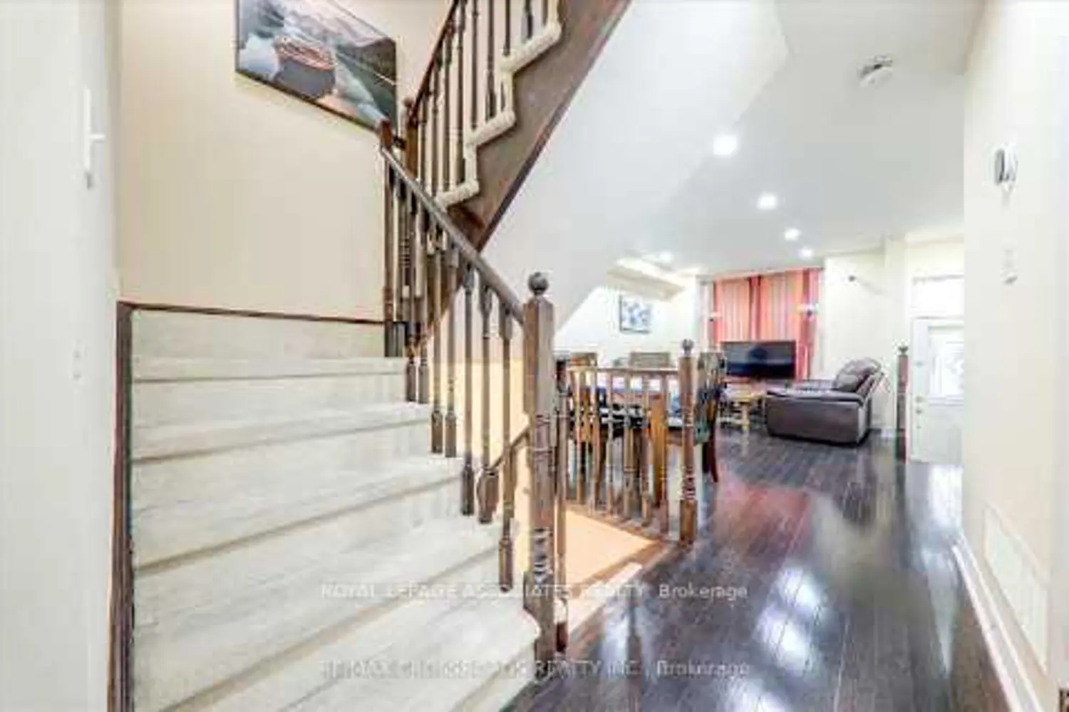 Additional image 11 of 19 Kawneer Terrace