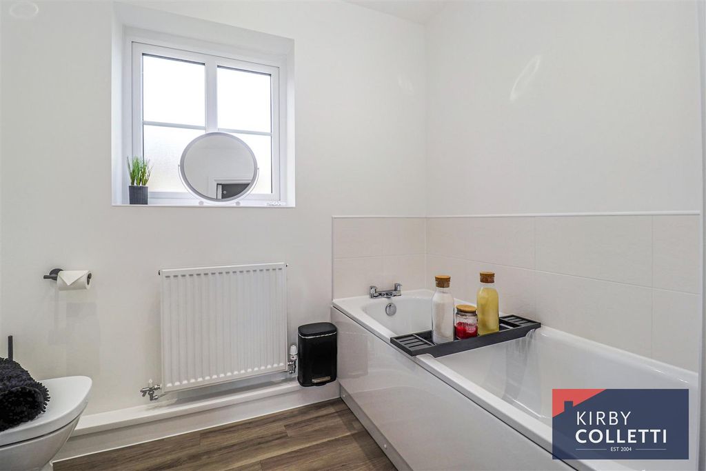 Additional image 15 of 2 bed flat for saleSchofield Way, Hoddesdon EN11