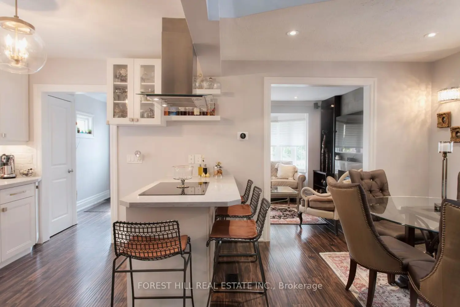136 Hollywood Avenue photo 5