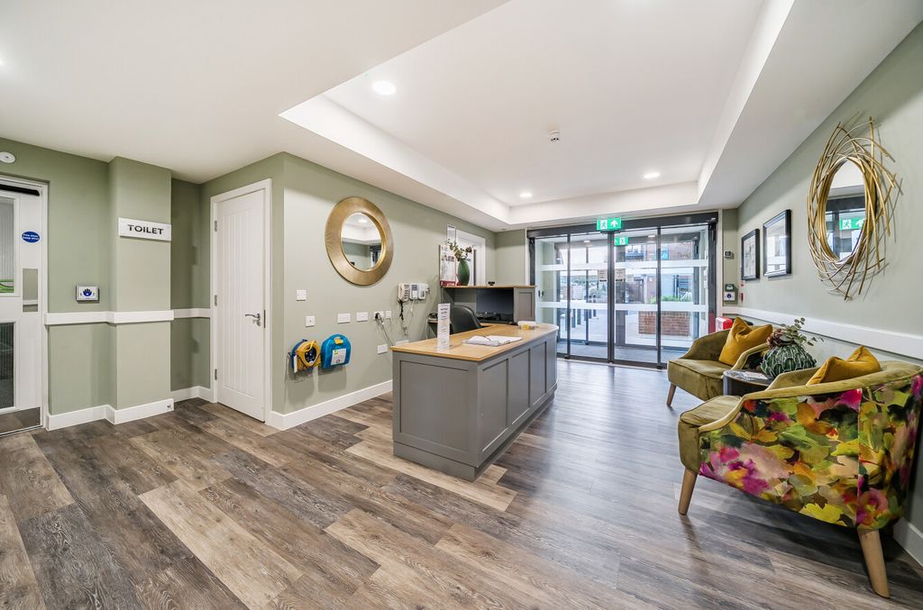 Additional image 14 of 2 bed flat for saleStation Road, Hook, Hampshire RG27