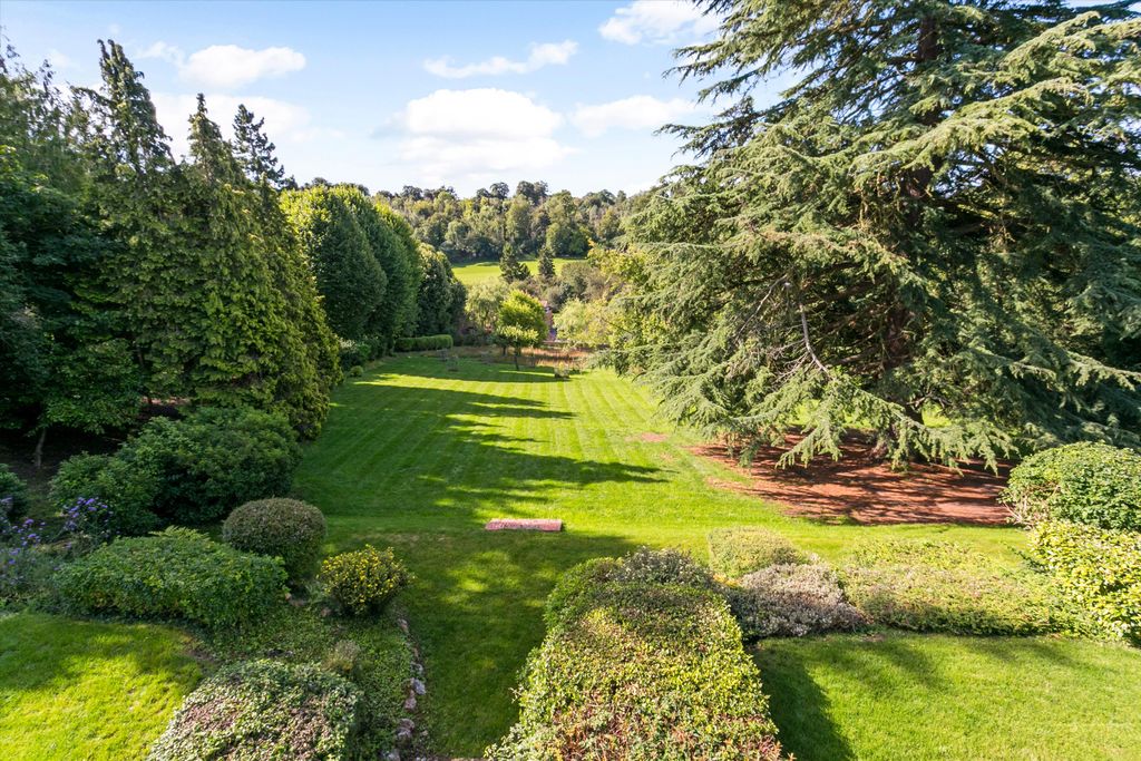 Additional image 22 of 8 bed detached house for saleHarpsden Bottom, Harpsden, Henley-On-Thames, Oxfordshire RG9