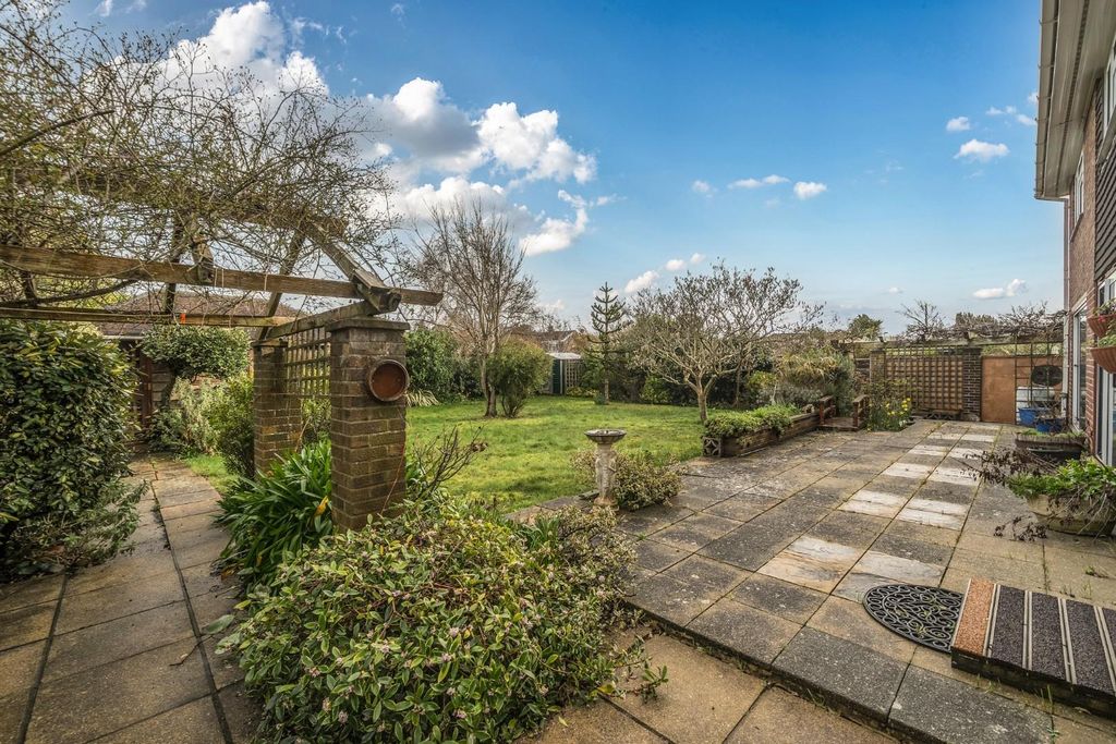 Additional image 20 of 4 bed property for saleSt. Aubins Park, Hayling Island PO11