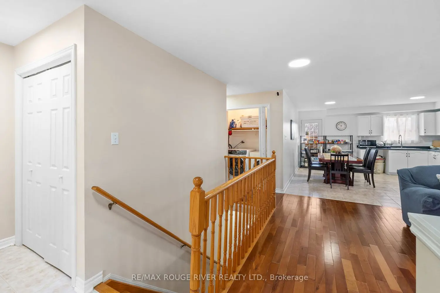 766 Munson Crescent photo 5